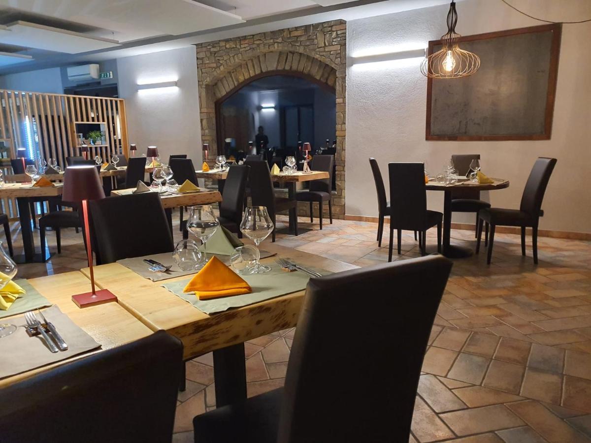 Agriturismo Cascina L'Arche ซานโตสเตฟาโน เบลโบ ภายนอก รูปภาพ