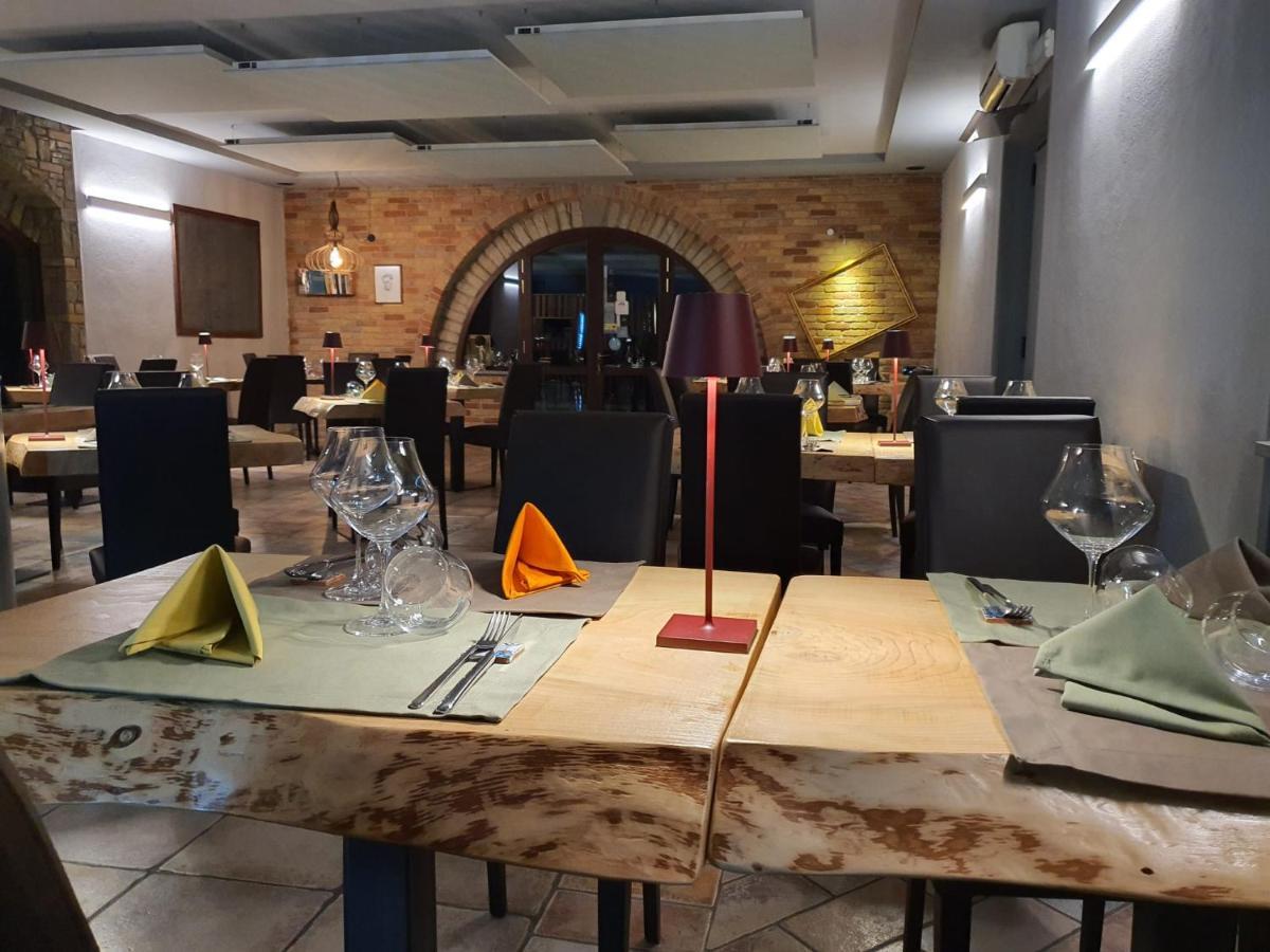Agriturismo Cascina L'Arche ซานโตสเตฟาโน เบลโบ ภายนอก รูปภาพ