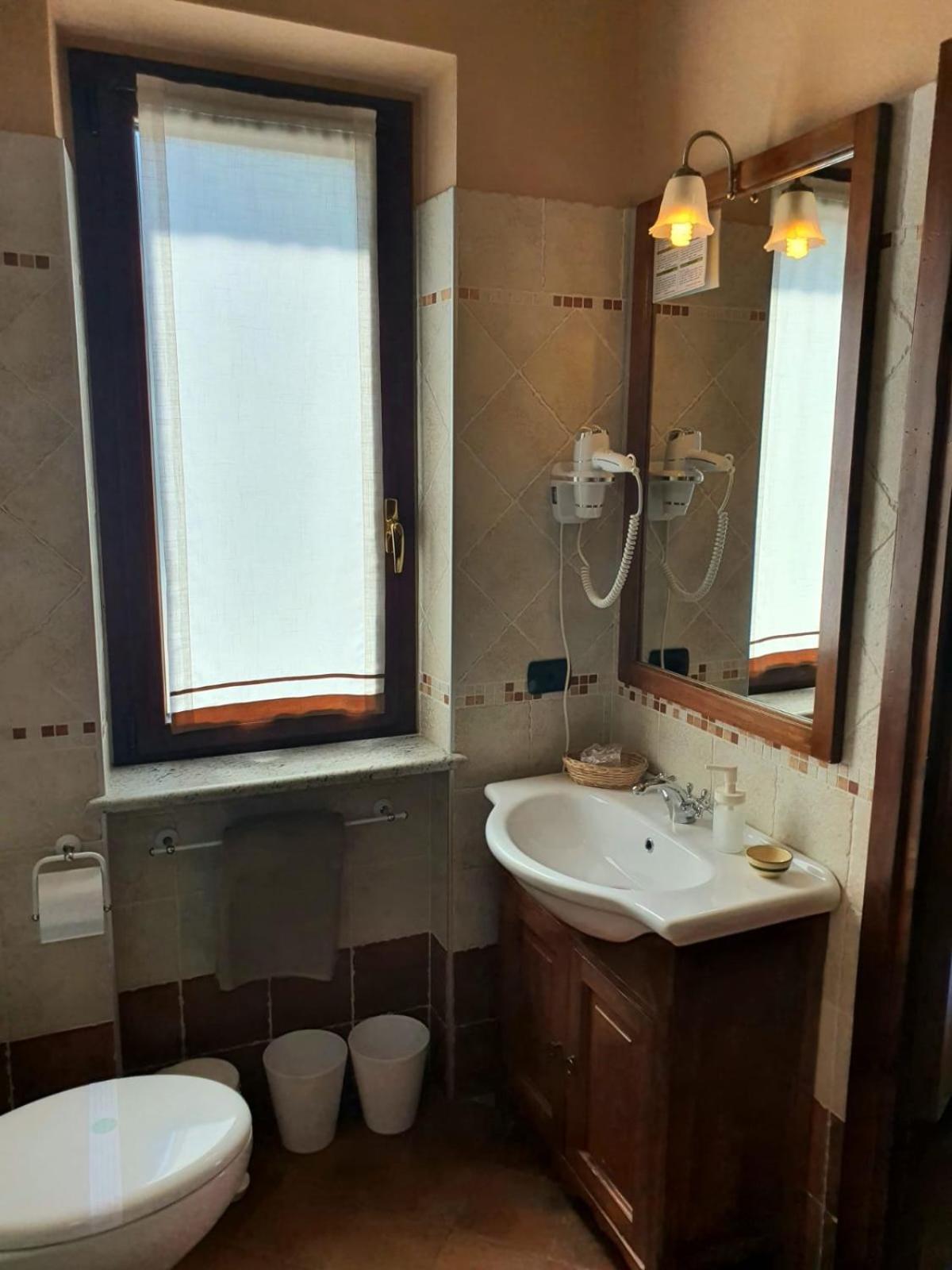 Agriturismo Cascina L'Arche ซานโตสเตฟาโน เบลโบ ภายนอก รูปภาพ