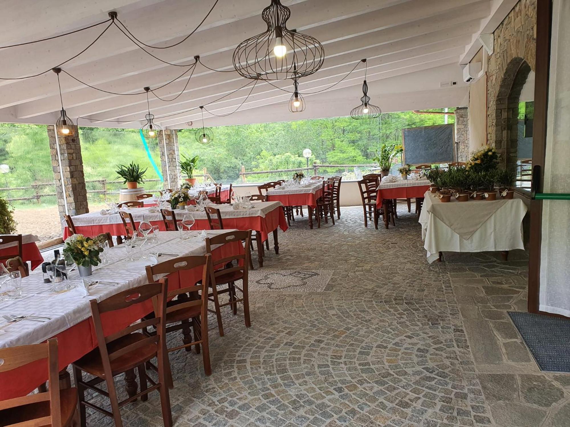 Agriturismo Cascina L'Arche ซานโตสเตฟาโน เบลโบ ภายนอก รูปภาพ