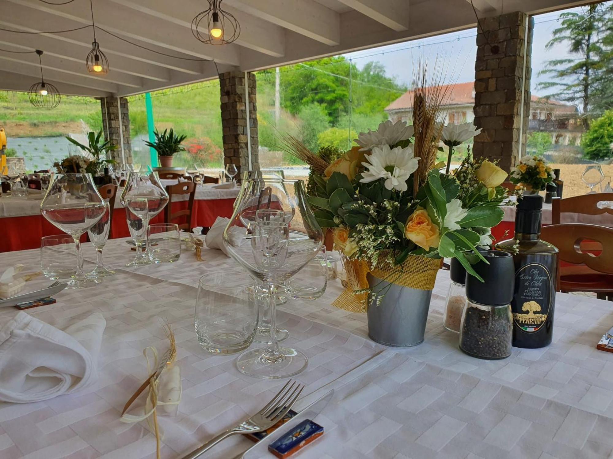Agriturismo Cascina L'Arche ซานโตสเตฟาโน เบลโบ ภายนอก รูปภาพ