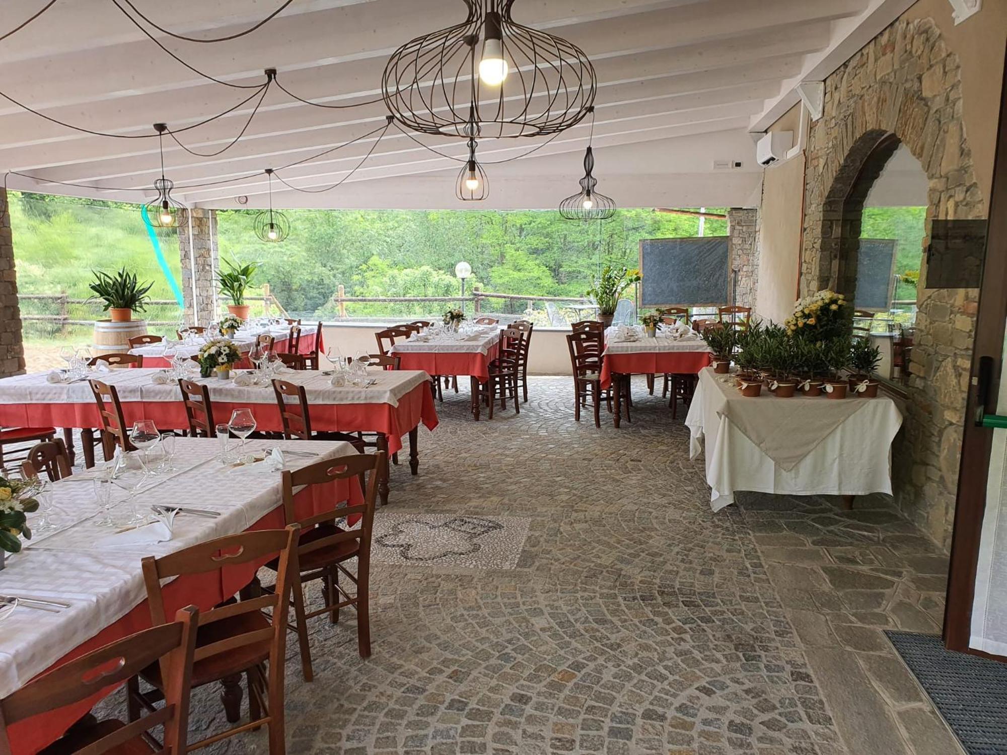 Agriturismo Cascina L'Arche ซานโตสเตฟาโน เบลโบ ภายนอก รูปภาพ