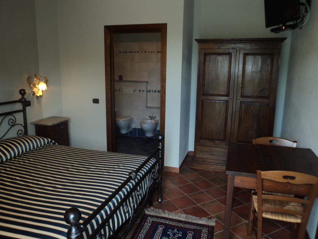 Agriturismo Cascina L'Arche ซานโตสเตฟาโน เบลโบ ห้อง รูปภาพ