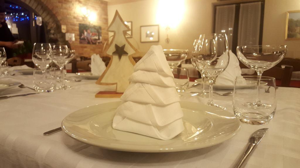 Agriturismo Cascina L'Arche ซานโตสเตฟาโน เบลโบ ภายนอก รูปภาพ
